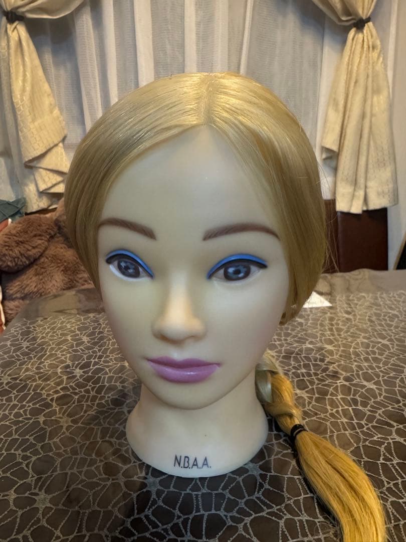 NBAA アップウィッグ ブロンド マネキン