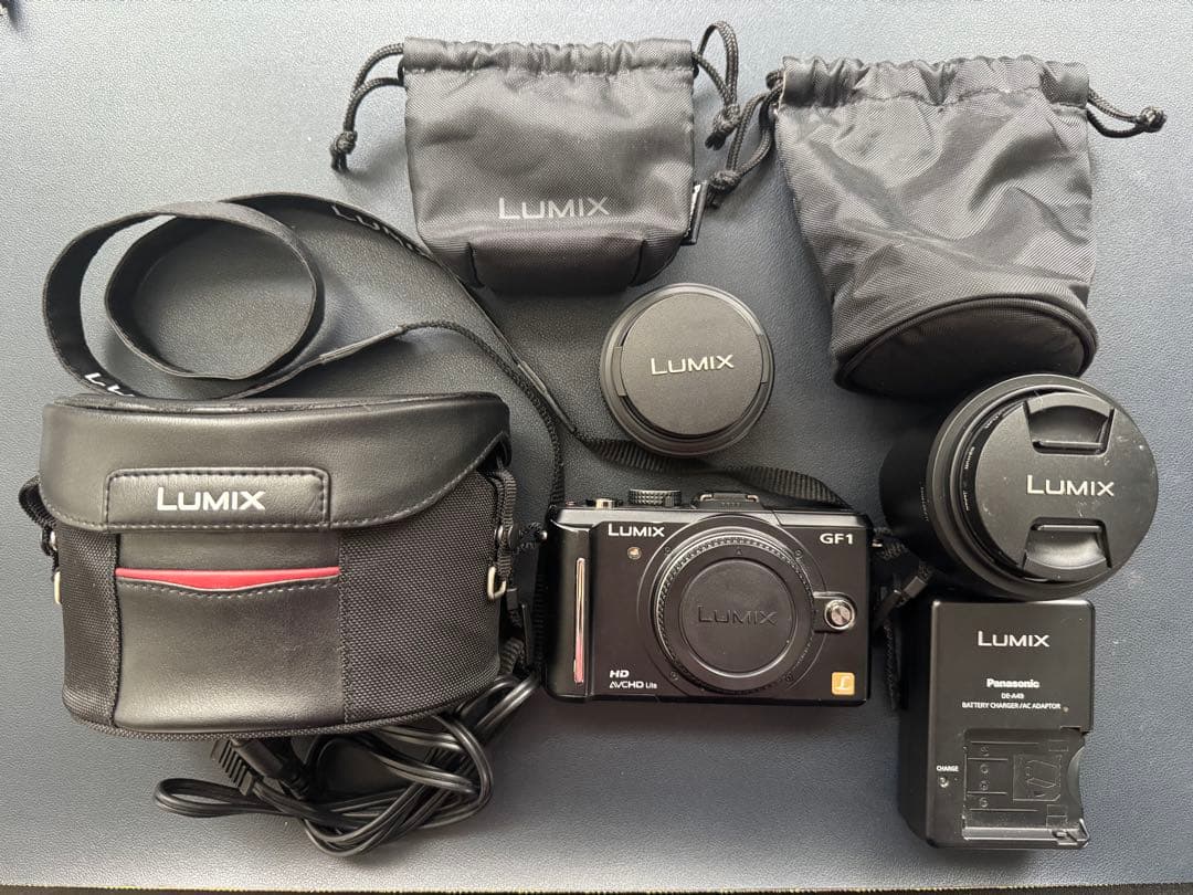［とむ］LUMIX DMC-GF1 ミラーレス一眼 本体とレンズ2本