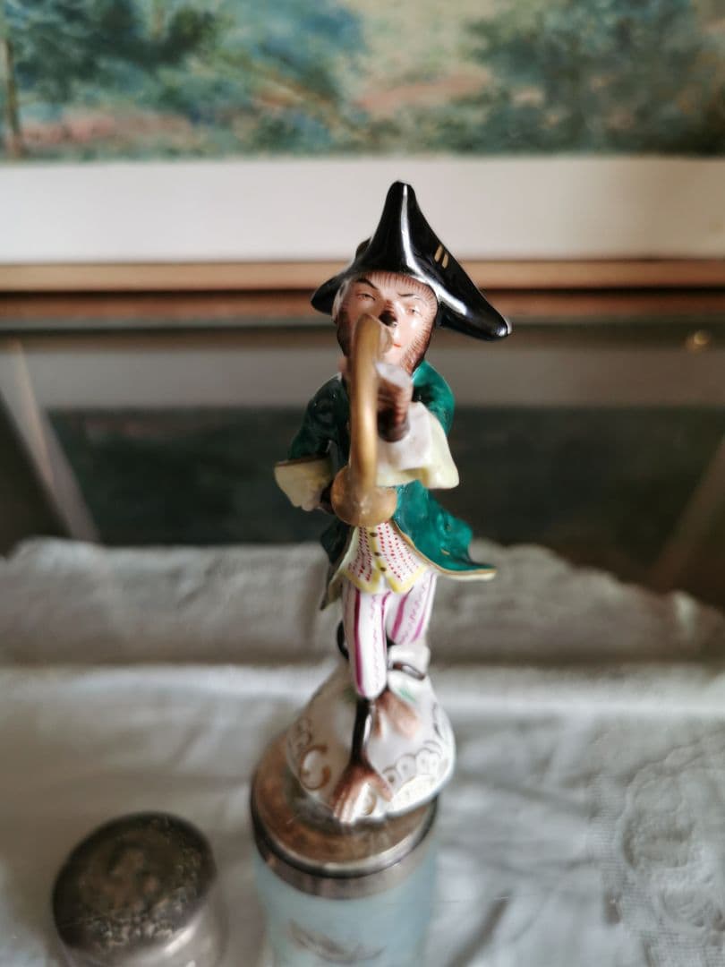 アンティークドイツ楽隊フィギュリン ホルンを吹く正装のモンキー 猿のオーケストラ