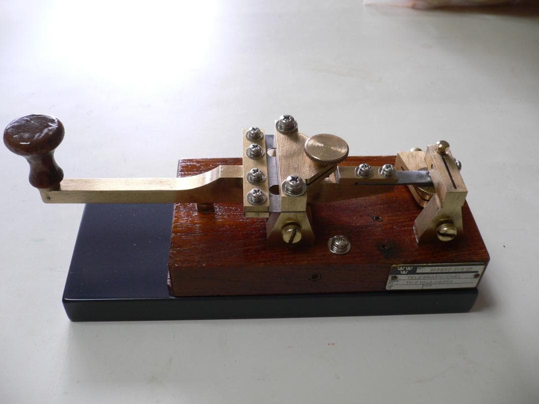 スエ-デン電鍵　　軍用