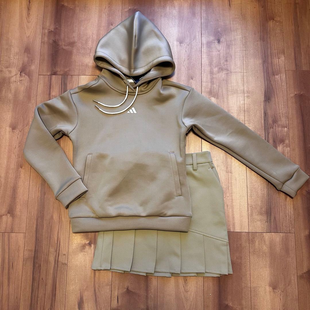 ダンボールニット　プリーツスカート　セットアップ　ベージュ　秋冬　長袖　フーディ