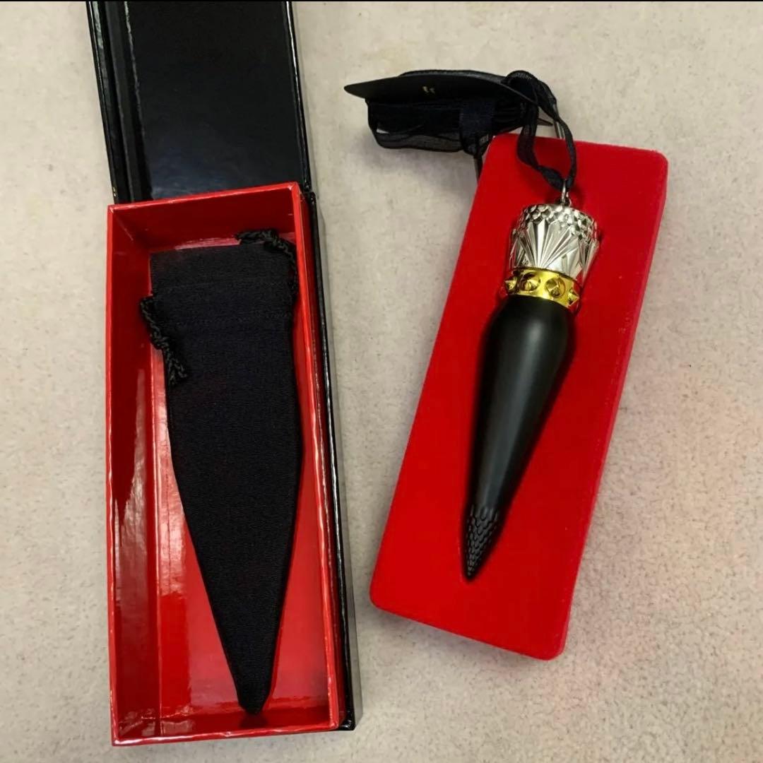 クリスチャン ルブタンリップカラー ベルベットマット / ドラマドゥス 005M