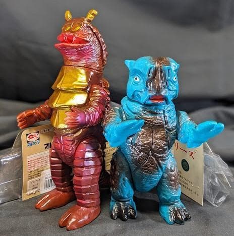 キーラ＆サイゴ　ウルトラマン登場怪獣（ブルマァク復刻）ソフビ２体セット