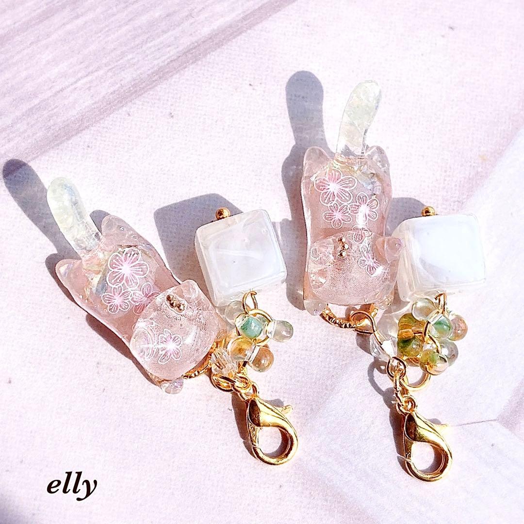 【mooncho様】1193.天然石　つまみ細工　桜　じゃれ猫　レジン