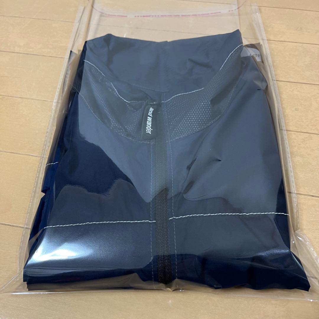 アンドワンダー　ハーフジップナイロンプルオーバージャケット　サイズ4　ネイビー