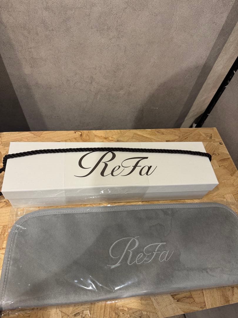 ReFa パワーストレートイオンプロ 専用ケース付き