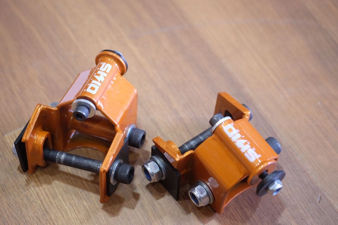 スキッドレーシング　50プリウス ロアアームキャンバーアダプター　美品