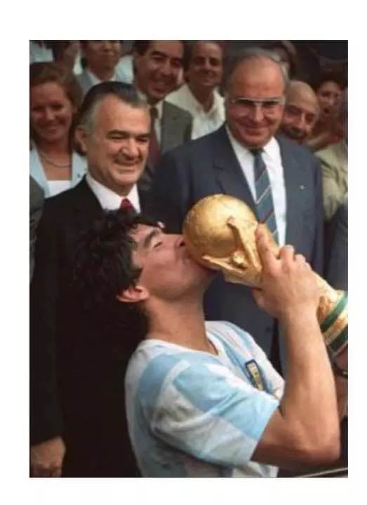 【祝・日本代表勝利】サッカーワールドカップトロフィーレプリカ