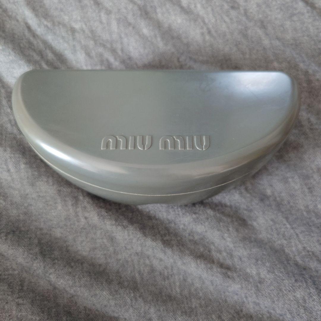 レア　miumiuオーバーサイズ　サングラス　白