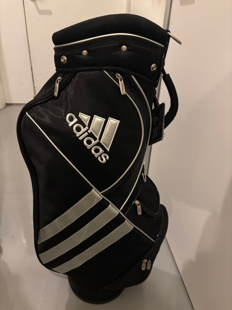 S*m様 新品未使用　adidas ゴルフバッグ 黒 シルバー