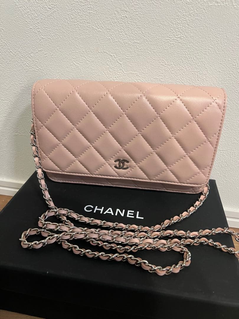 シャネル　CHANEL ノベルティ　チェーンウォレット　チェーンバッグ