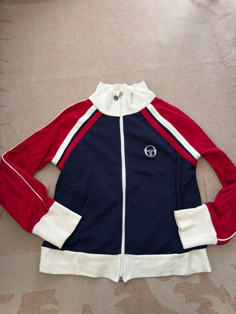 Tロゴ ハイネックジャージ ネイビー/レッド