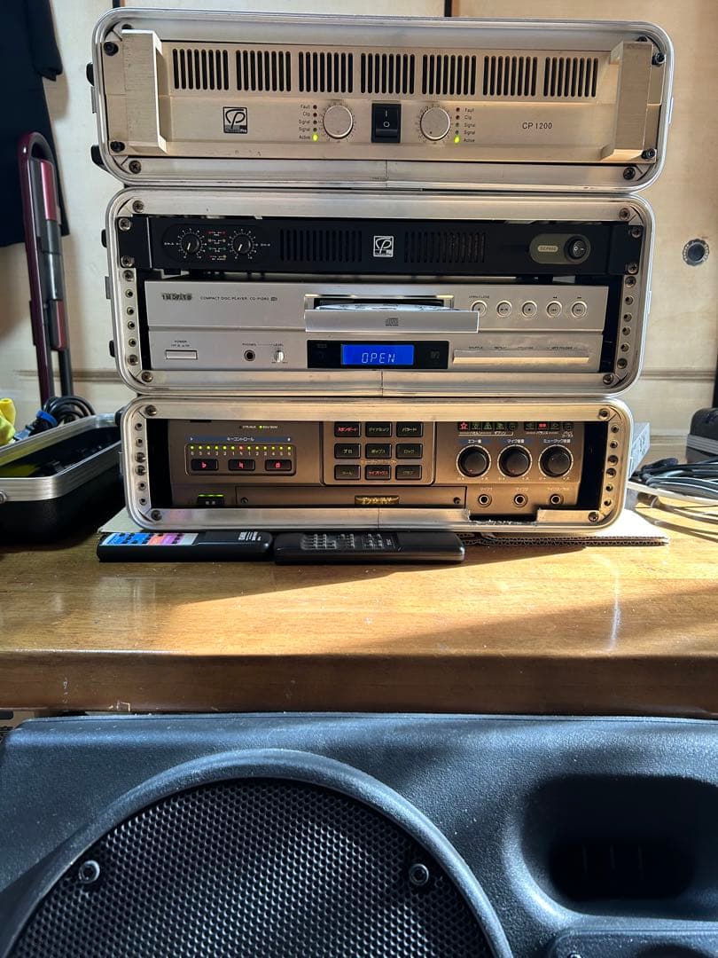 CP 1200 パワーアンプ