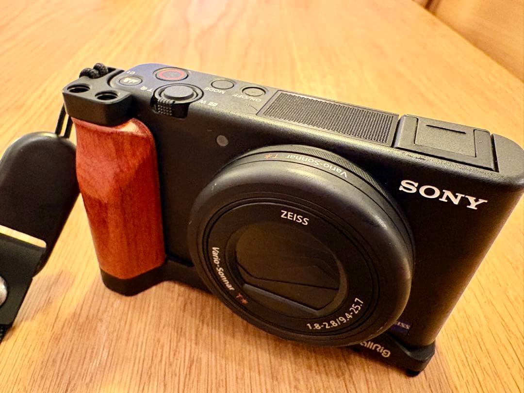 SONY ZV-1（木製ハンドル・外部マイク付）