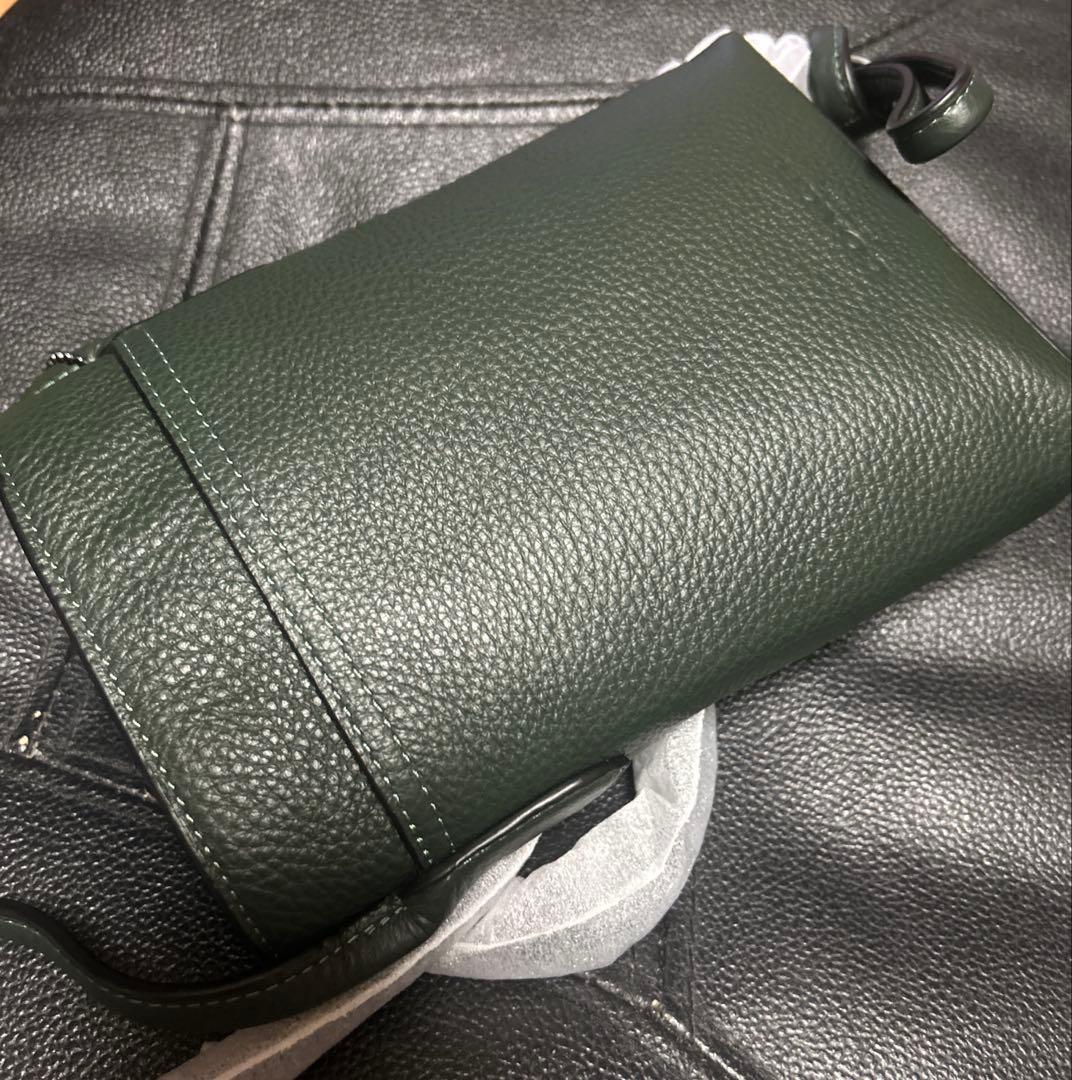 新品　コーチレザー スマホバック　ショルダーバッグ　携帯ポーチ