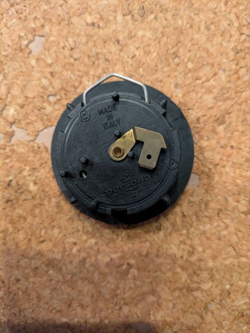 パーソナル　ステアリング　ホーンボタン付き