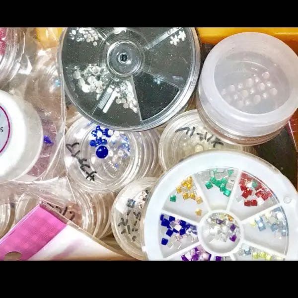 【大量！】デコ素材(ネイルストーン、ラインストーン一色)