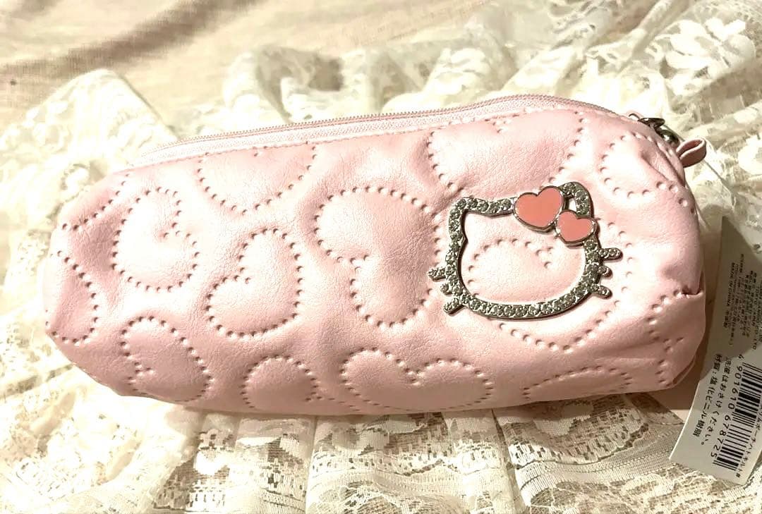 キティ ♡ハート型押し ラインストーンキラキラポーチ