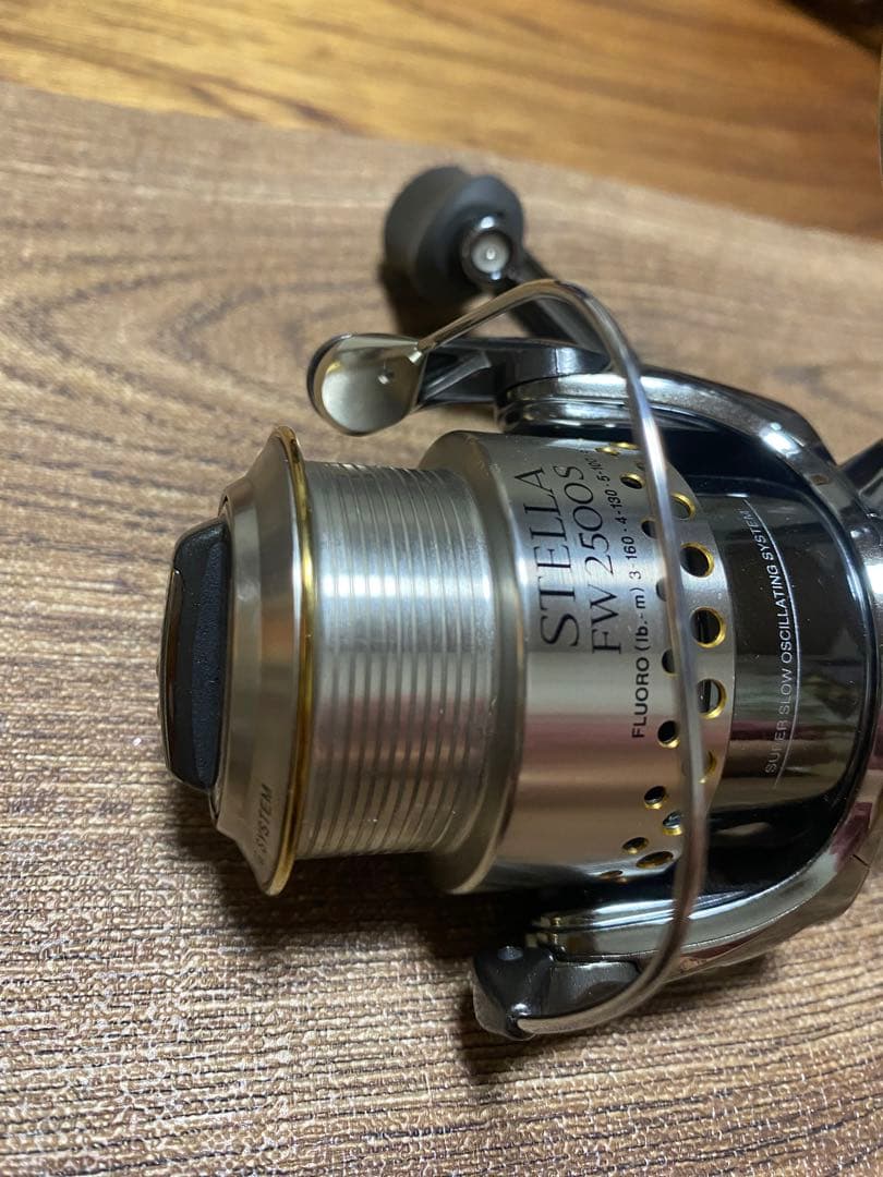 美品　人気　シマノ　ステラ FW2500S SC78E スピニングリール