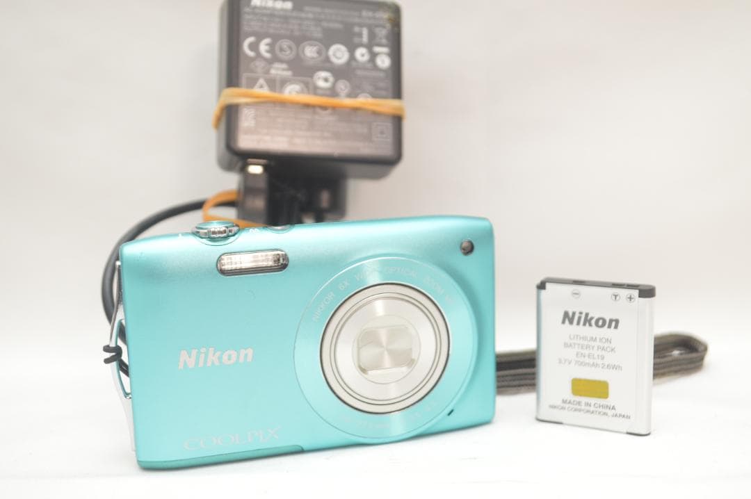 ✨美品✨ Nikon Coolpix S3300 ブルー
