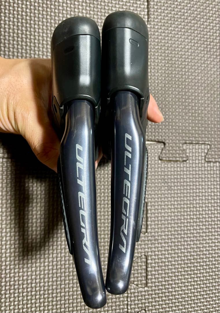 ULTEGRA Di2 ST-R8170 デュアルコントロールレバー　左右