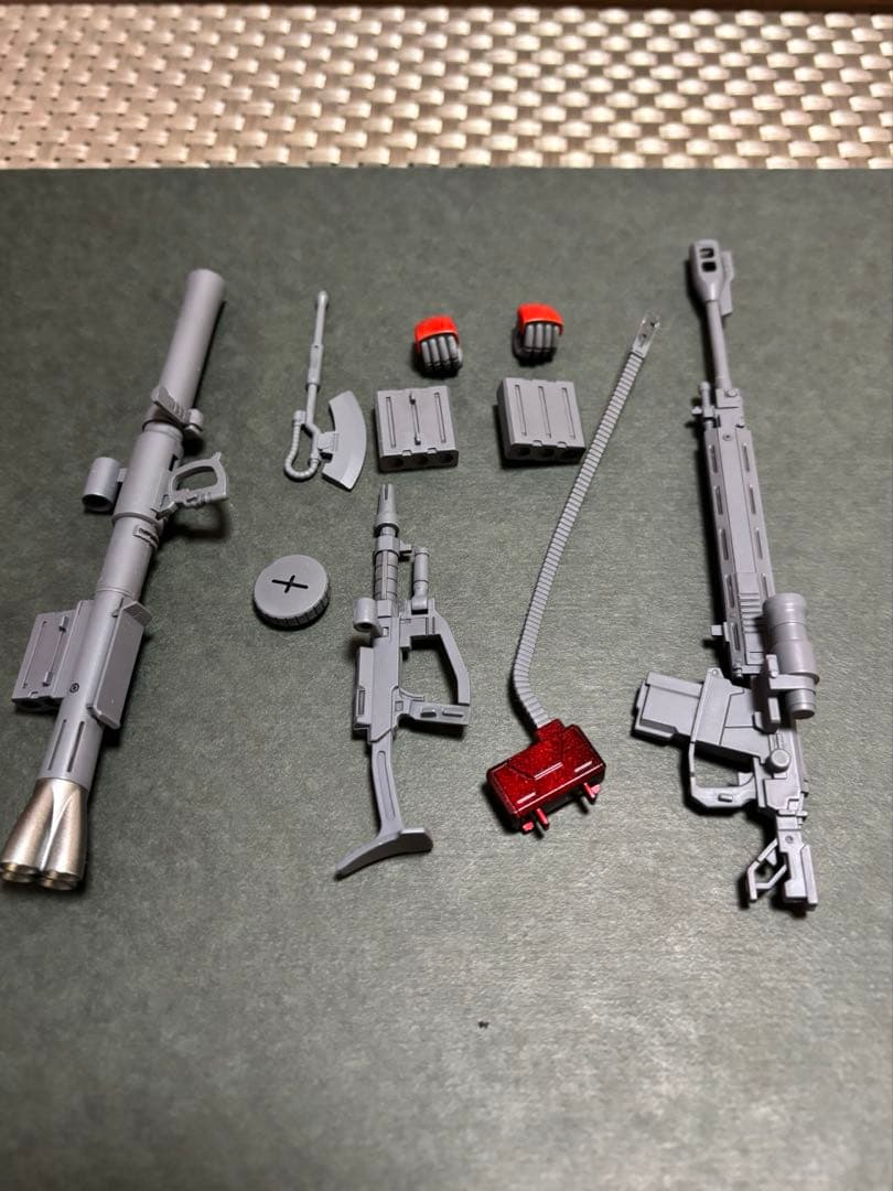 ま*お様 1/144 シャア専用ザク＆シナンジュ　キャンディ塗装完成品