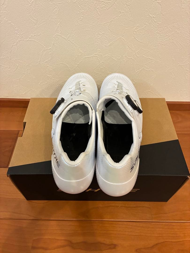 S-PHYRE ホワイト シューズ 「nisemonogatari」