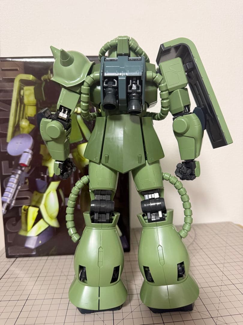 ガンプラ　PG ザクⅡ 完成品