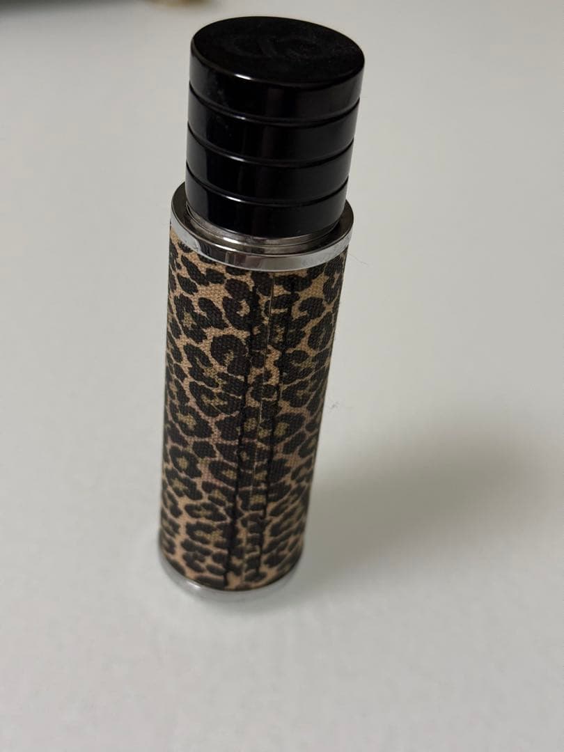 CHRISTIAN DIOR ヒョウ柄香水ボトル
