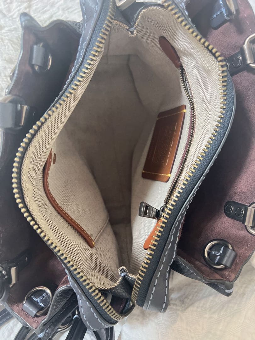 コーチ ティーローズ 2wayバッグ ローグ 有名人着用 完売品