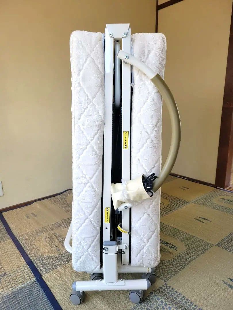 折りたたみ電動ベッド / シングルサイズ / ホワイト