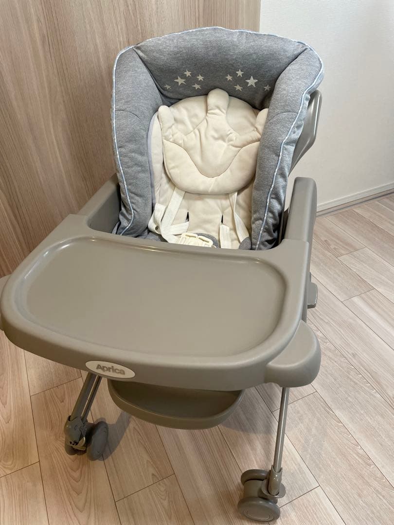 【送料込】Aprica　アップリカ　ユラリズムスマート　ハイチェア