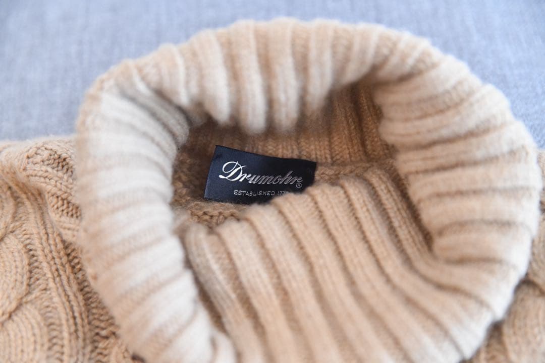 ドルモア ラムズウール タートルネック プルオーバーニット サイズ42 ベージュ