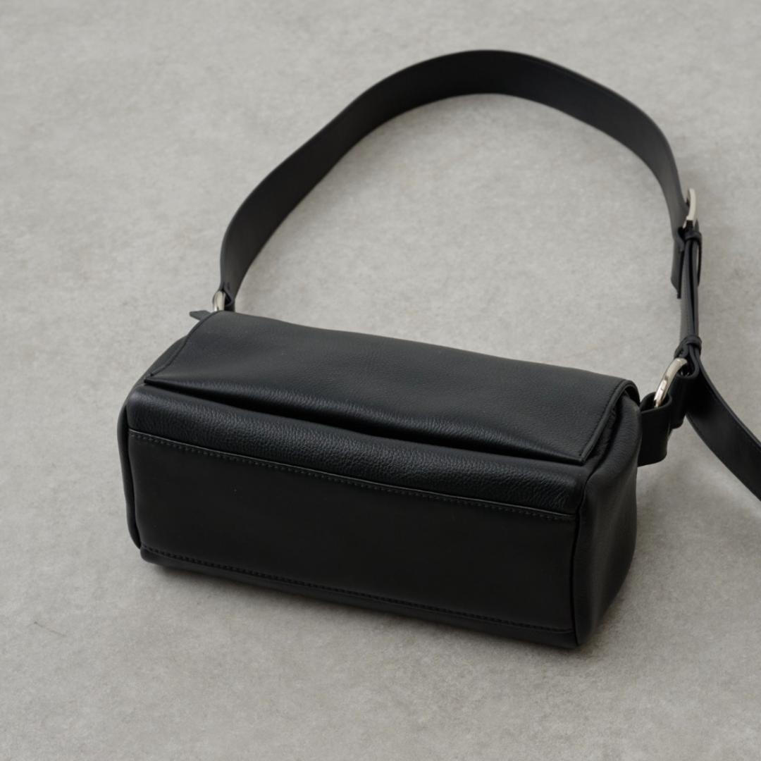 ★連休価格★【新品タグ付】ビアズリー レザー ボディバッグ + 替ベルトセット2