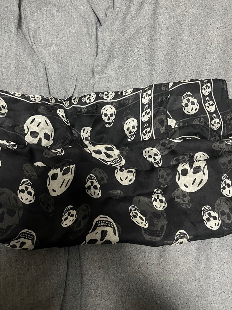 アレキサンダーマックイーン スカル スカーフ シルク100%