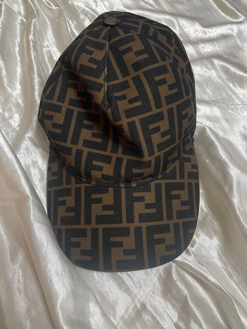 FENDI キャップ 【未使用美品】