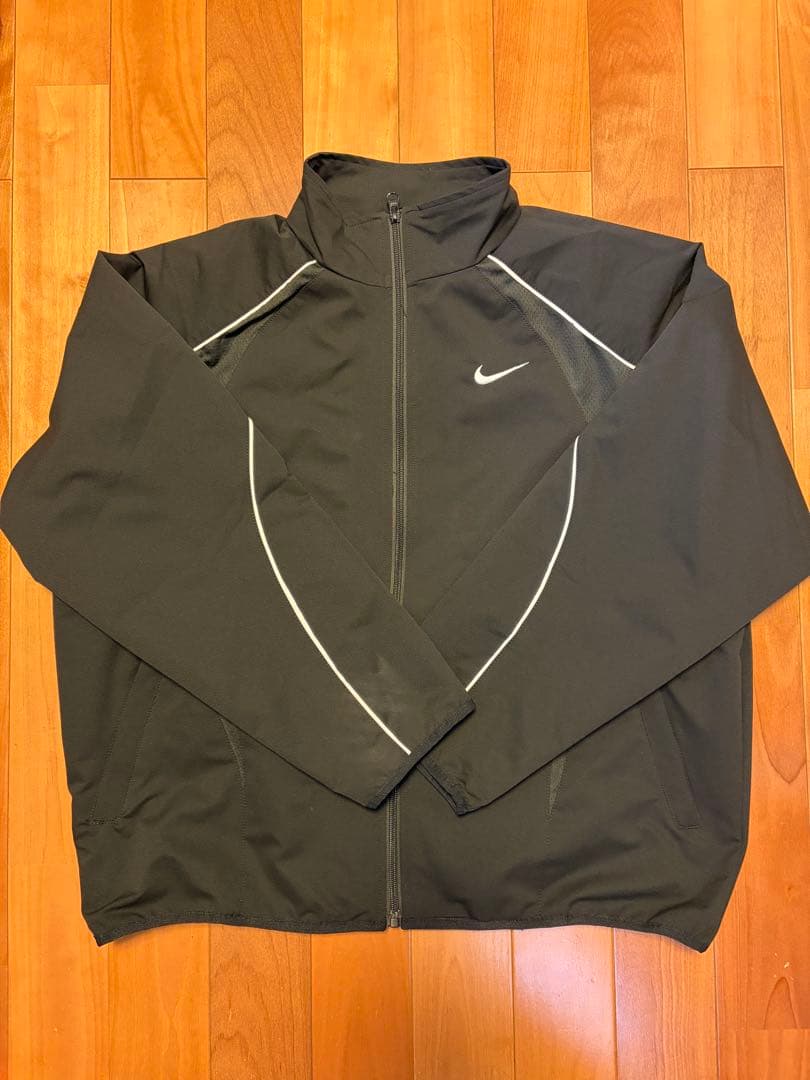 Nike supremeブラック ナイロンジャケット