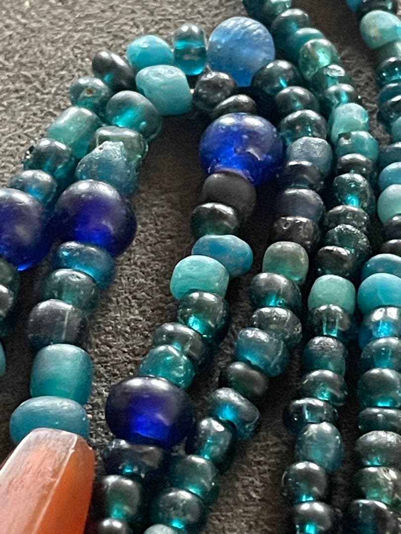 出土　古墳時代　赤瑪瑙製12面切子玉　瑠璃玉1連