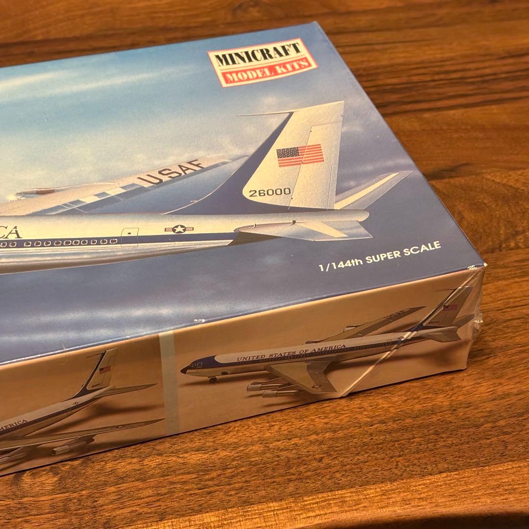 【MINICRAFT】1/144 AIR FORCE ONE VC-137C
