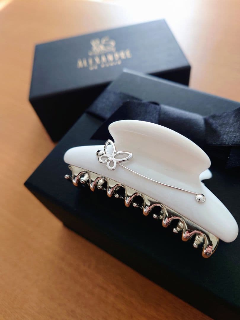 美品 アッカ acca ヘアクリップ バタフライ パピヨン 蝶々 ホワイト