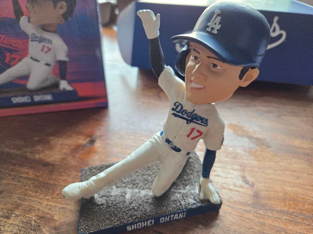 大谷翔平ボブルヘッド含む６点、ドジャースFan Club限定品（新品、未開封）
