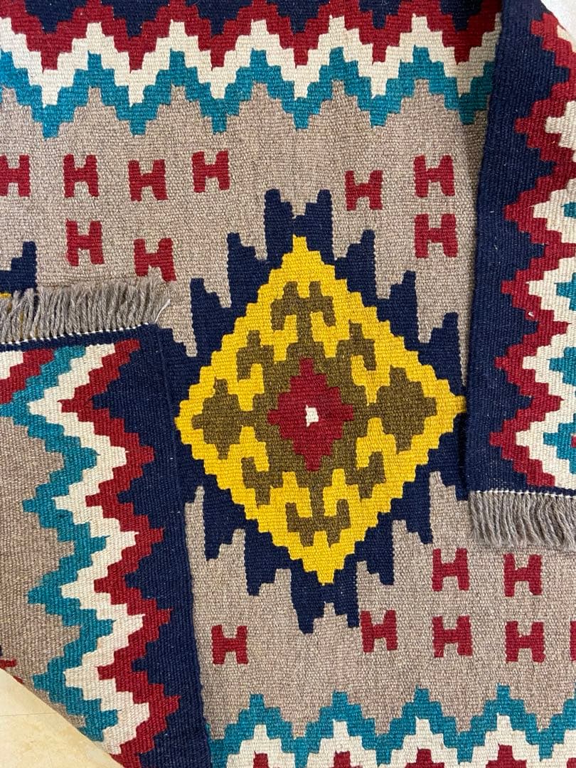 ペルシャキリム　シラーズ産　カシュカイ族　ウール100% 手織り　トライバルラグ