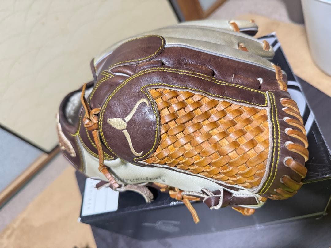 硬式用グローブ