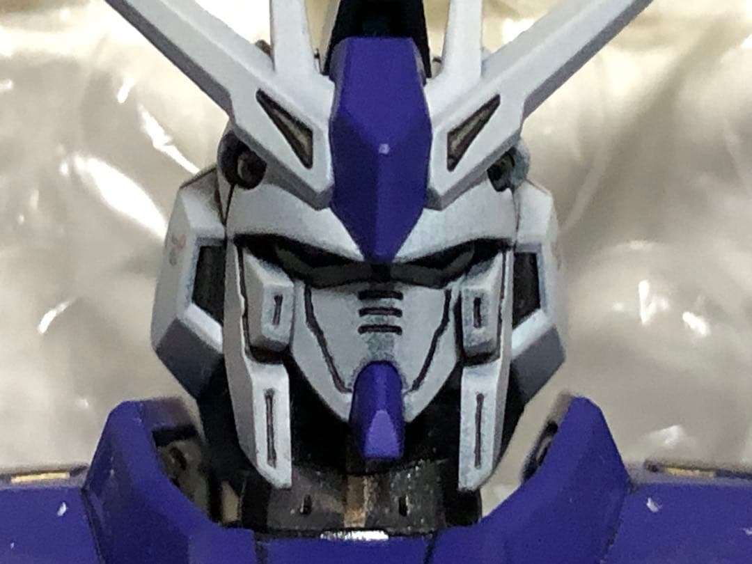 【塗装済】RG Hi-νガンダム＋ハイパー・メガ・バズーカ・ランチャー　完成品