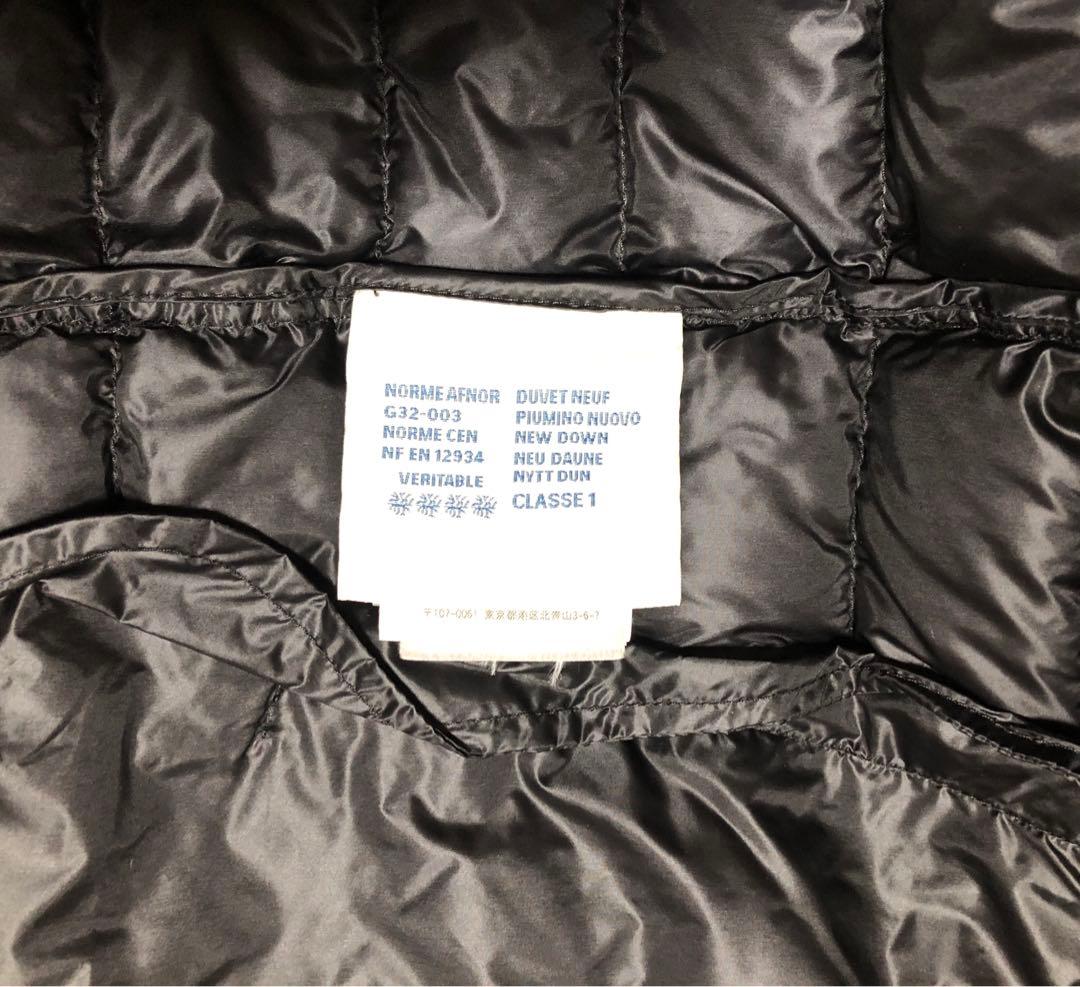 モンクレール　メンズダウンベストブラックフード付き