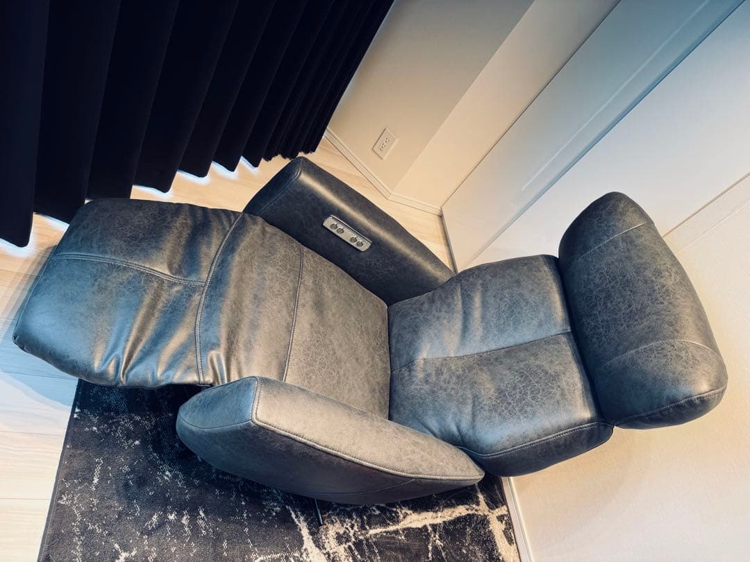 【新品未使用】【レザーテック　革】【電動リクライニングチェア】【人気カラー】