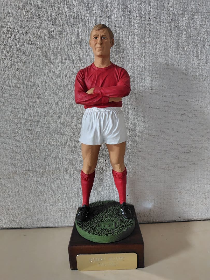 (けーちゃん)ボビー・ムーア フィギュア 赤白