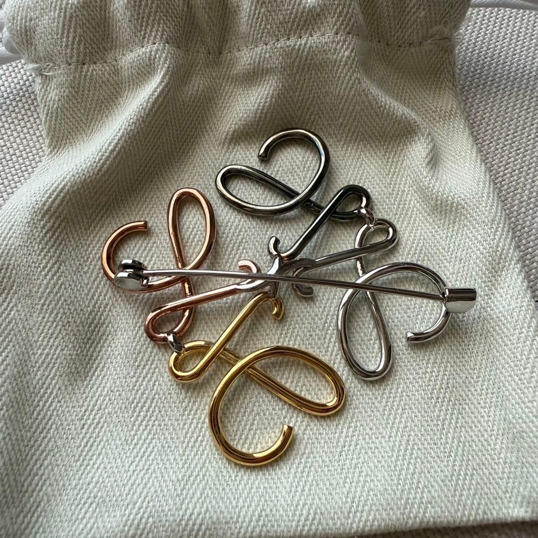 新品未使用★ロエベ アナグラムブローチ　マルチカラー