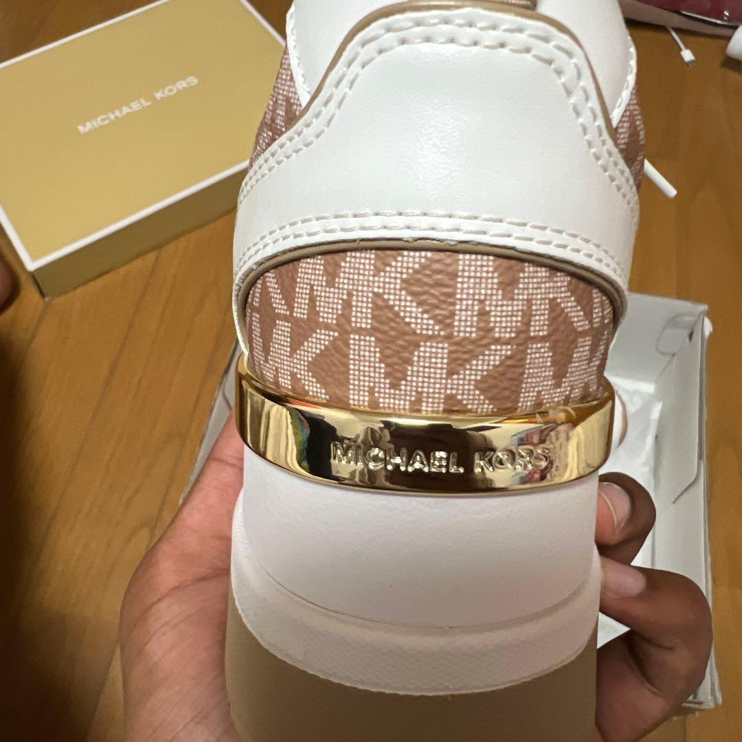 MICHAEL KORS MKロゴスニーカー ベージュ/ホワイト