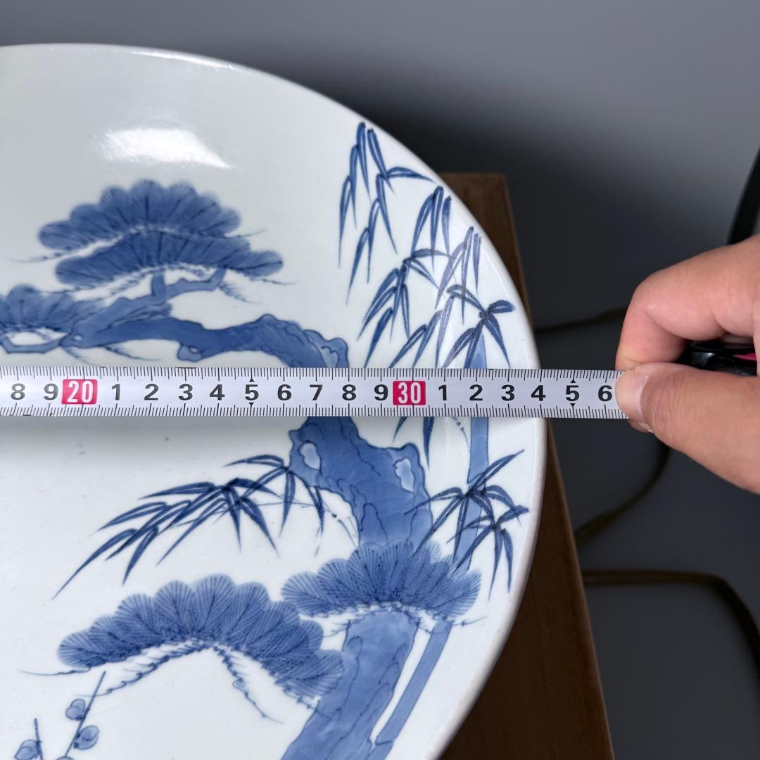 江戸後期　染付松竹梅大皿　後期鍋島　三方兜唐花文　高台櫛目文　桐箱付　34cm